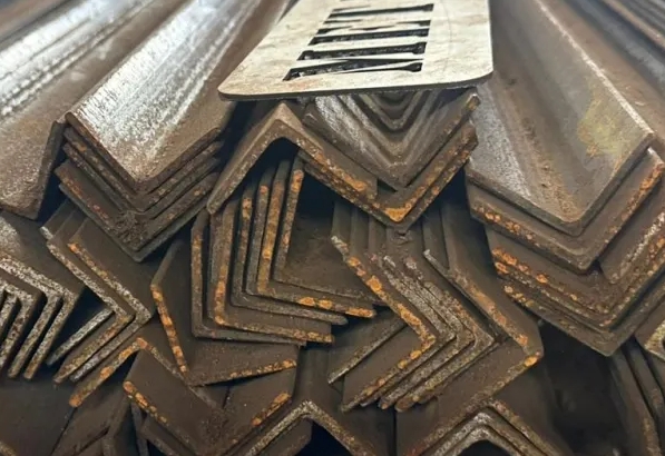 Уголок равнополочный 35x35 мм