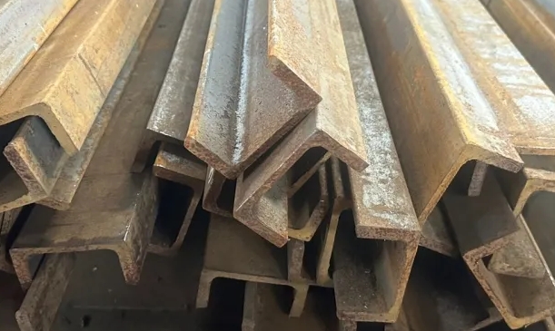 Швеллер стальной в Химках